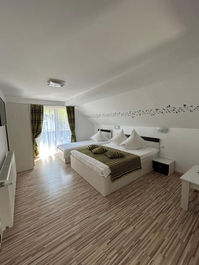 Casa Mia Hotel Moeciu De Sus Luaran gambar