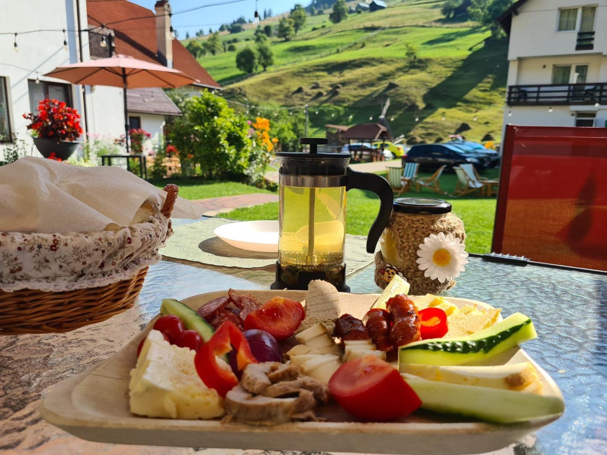 Casa Mia Hotel Moeciu De Sus Luaran gambar
